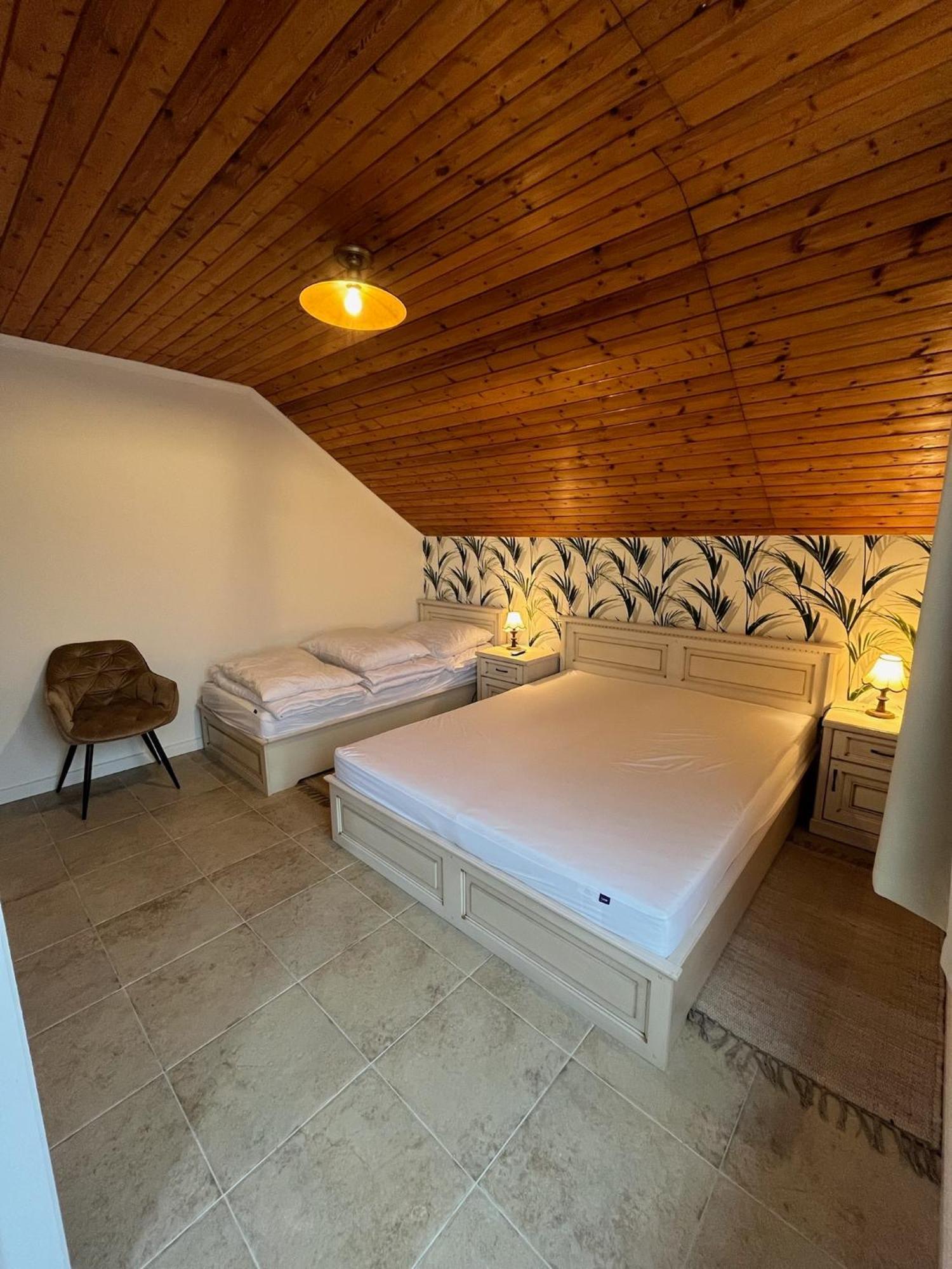 Czinege Vendeghaz - Nagy Haz Apartment Poroszlo Bagian luar foto